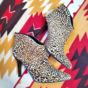 Carlos by Carlos Santana Pizazz leopard print booties